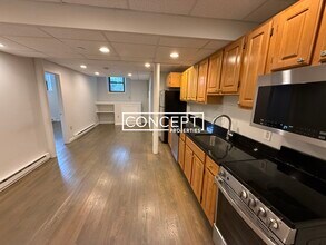 77 Park Dr in Boston, MA - Foto de edificio - Building Photo