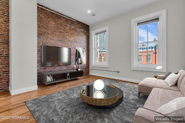 property at 7 Broad St