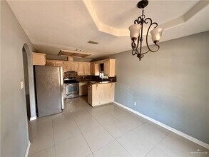 9 Raquel Ave in McAllen, TX - Building Photo - Building Photo