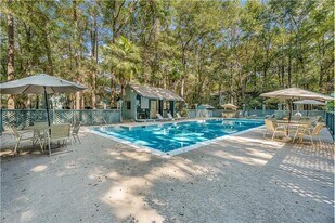 68 Summer Oaks Dr in Daphne, AL - Building Photo