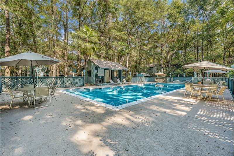 68 Summer Oaks Dr in Daphne, AL - Building Photo