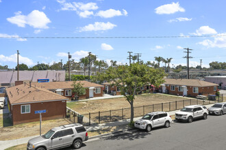 4339 Walnut Ave in Lynwood, CA - Building Photo - Building Photo