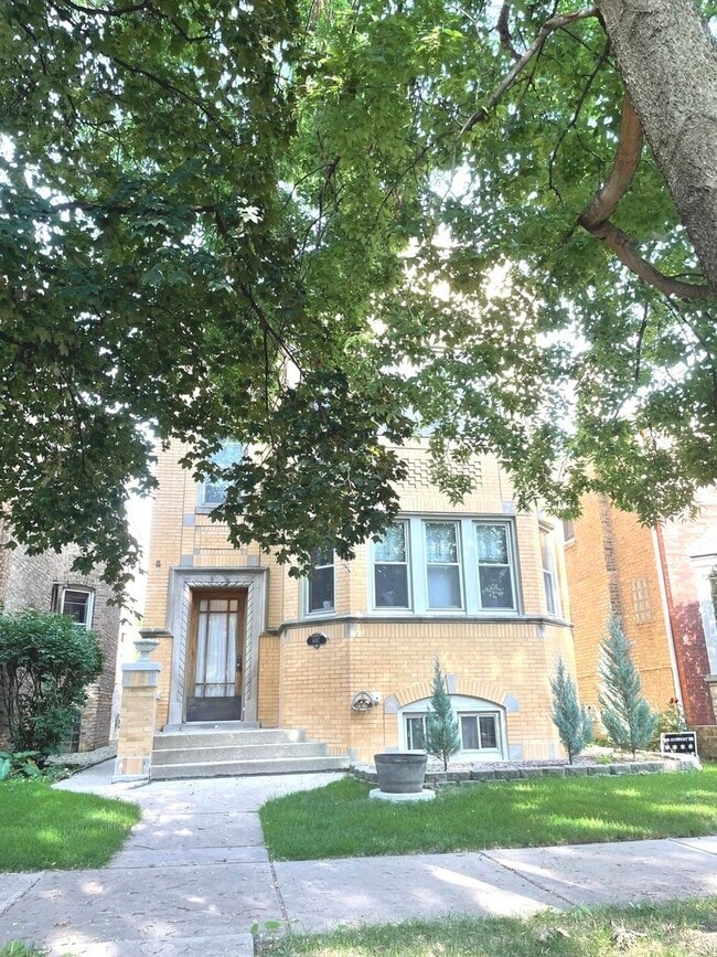 property at 6147 N Moody Ave