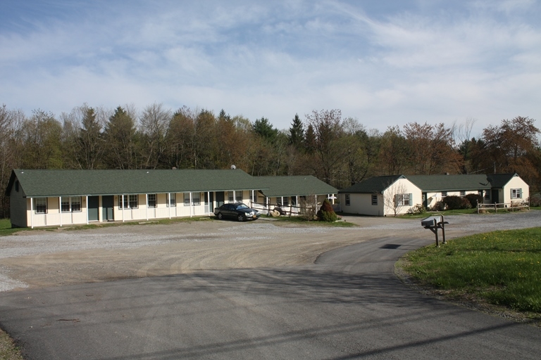 2136-2140 Route 44 in Pleasant Valley, NY - Building Photo