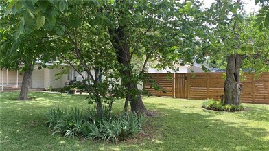 1509 Vine St in Georgetown, TX - Building Photo - Building Photo