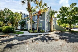 5581 Rosehill Rd, Unit 205 in Sarasota, FL - Building Photo