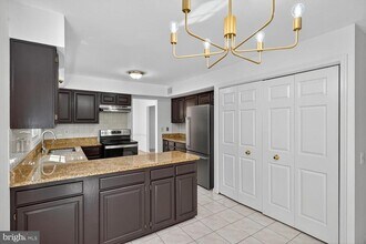 11405 Classical Ln in Silver Spring, MD - Building Photo - Building Photo
