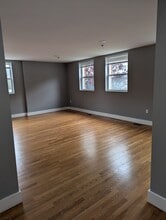223 Meadow St in Naugatuck, CT - Building Photo - Building Photo