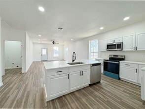 4302 Mountain Hollow Dr in Granbury, TX - Building Photo - Building Photo