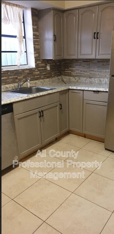 7891 Sheridan St in Hollywood, FL - Building Photo - Building Photo