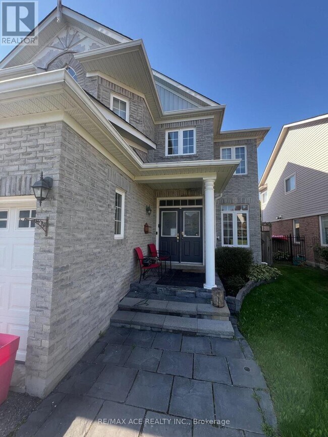 1642 Sherbrook Dr in Oshawa, ON - Building Photo - Building Photo