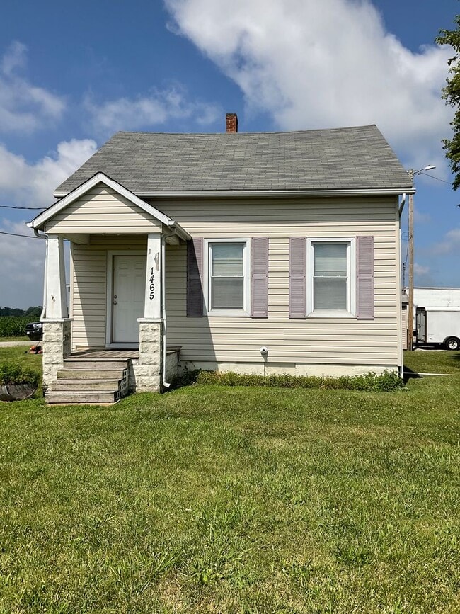 property at 1465 N 6th St
