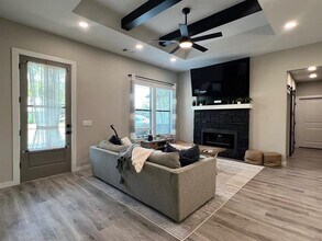 828 Corral Dr in Granbury, TX - Building Photo - Building Photo