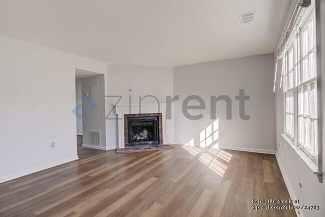 5290 Stonebush Terrace in Stone Mountain, GA - Building Photo - Building Photo