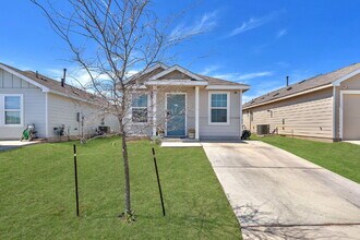 7203 Silos Trail in San Antonio, TX - Building Photo - Building Photo