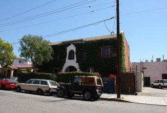 1112 N Kingsley Dr in Los Angeles, CA - Building Photo - Building Photo