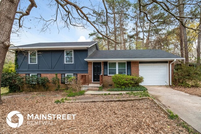 property at 528 Roxbury Dr