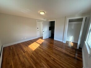 997 Broadway in Raynham, MA - Building Photo - Building Photo