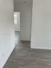 1261 NW 59th St in Miami, FL - Building Photo - Building Photo