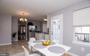 8800 Community Square Ln in Upper Marlboro, MD - Building Photo - Building Photo