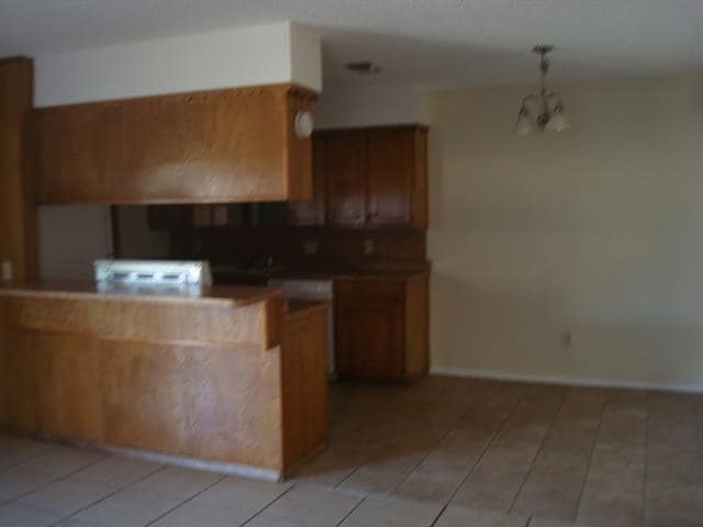 613 NW Renfro St in Burleson, TX - Building Photo - Building Photo