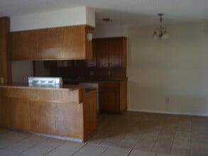 615 NW Renfro St in Burleson, TX - Building Photo - Building Photo