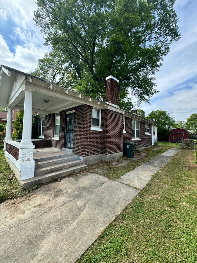 1572 Southern Ave in Memphis, TN - Foto de edificio - Building Photo