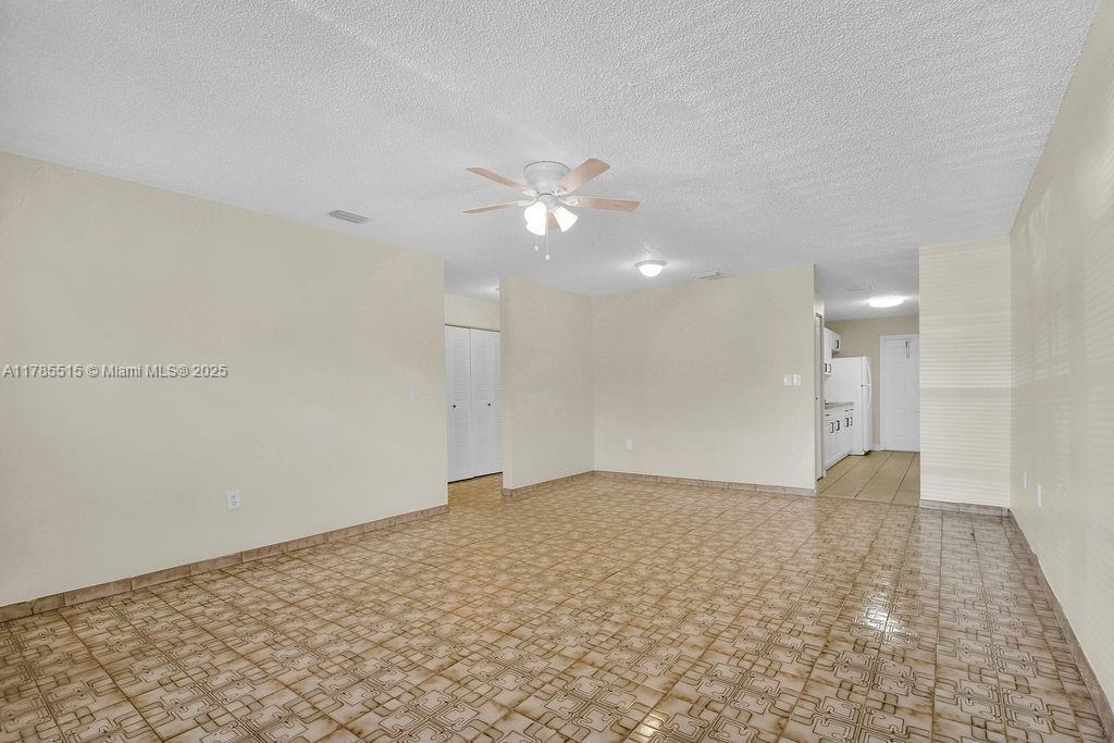 18957 NW 45th Ave in Miami Gardens, FL - Building Photo