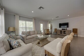 131 Venetian Dr in Delray Beach, FL - Building Photo - Building Photo