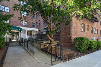 99-65 64th Rd in Rego Park, NY - Building Photo - Building Photo