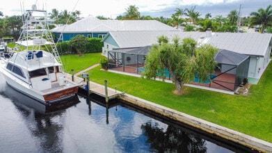 1360 SW Albatross Way in Palm City, FL - Foto de edificio - Building Photo