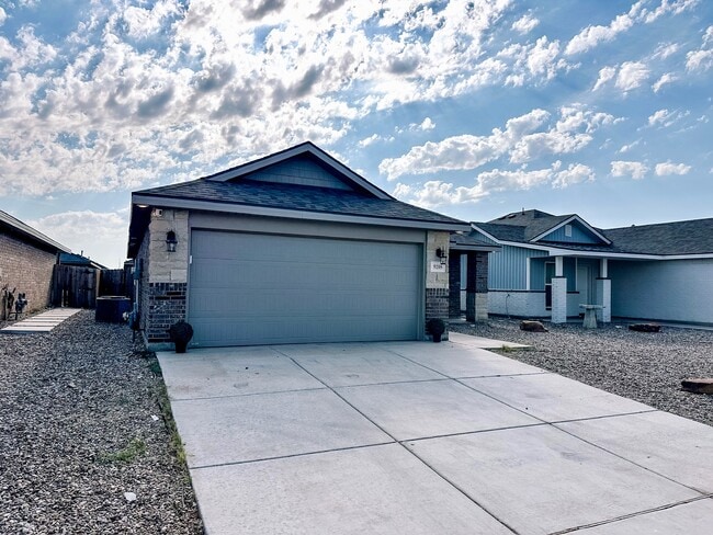9208 Ratliff Rdg in Odessa, TX - Foto de edificio - Building Photo
