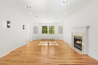 17 Turkey Hill Cir in Westport, CT - Foto de edificio - Building Photo