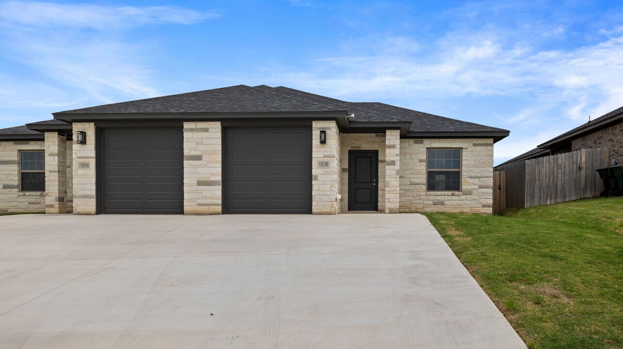 1303 Antelope Trl, Unit B in Temple, TX - Building Photo