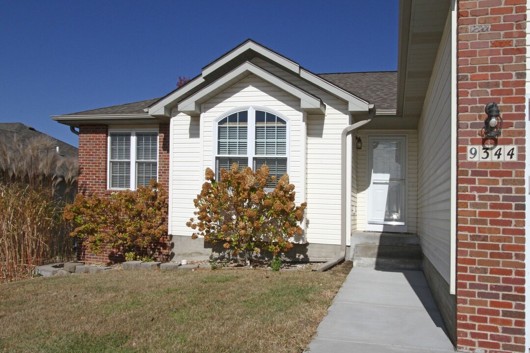 9344 Benziger Dr in Lincoln, NE - Foto de edificio