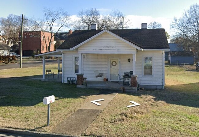 property at 4401 Dakota Ave