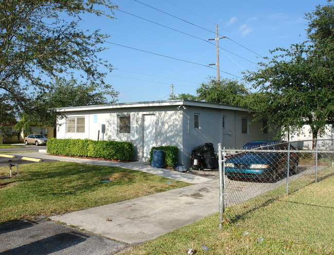 701 NW 11th Ave in Fort Lauderdale, FL - Building Photo - Building Photo