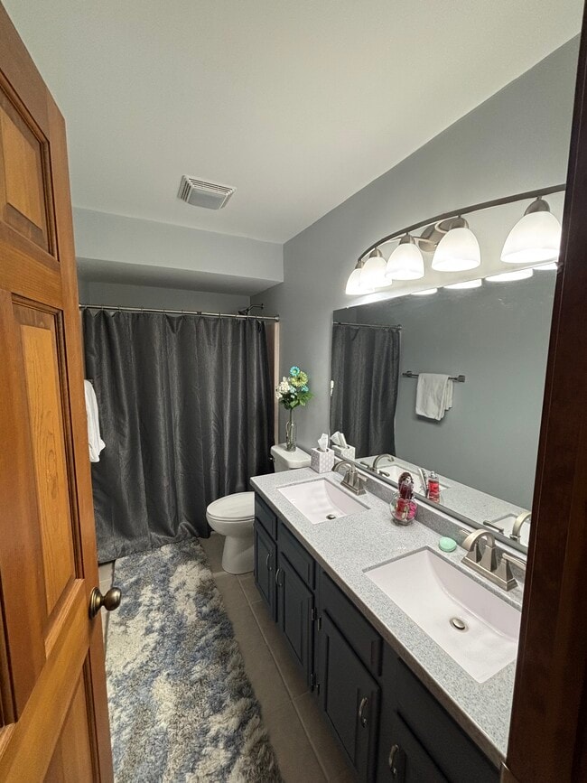 482 Ashford Ln in Valparaiso, IN - Foto de edificio - Building Photo