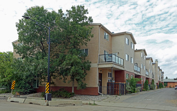 Park Street Place in Edmonton, AB - Building Photo - Building Photo