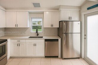 2518 Wilson St in Hollywood, FL - Building Photo - Building Photo