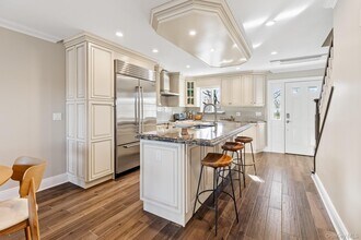 3047 Mitchell Rd in Westhampton Beach, NY - Building Photo - Building Photo