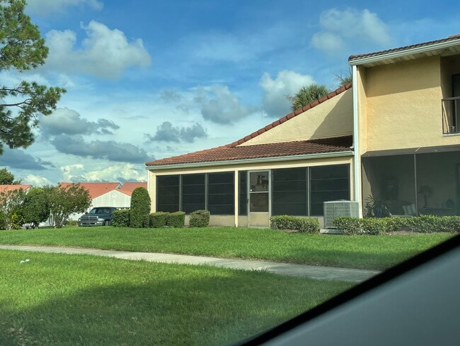 733 Carpenters Way in Lakeland, FL - Building Photo - Building Photo