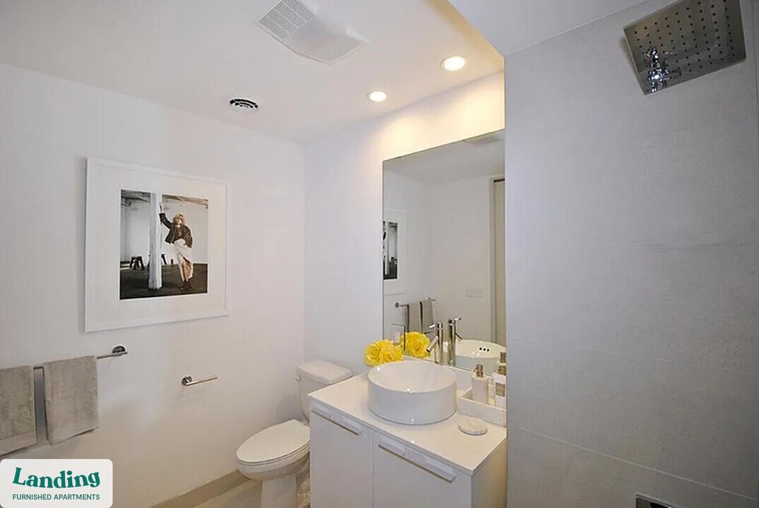 1210 Morse Ave, Unit 61 in Royal Oak, MI - Foto de edificio