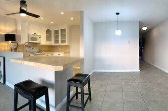 1187 E 3rd St, Unit 105 in Long Beach, CA - Foto de edificio - Building Photo