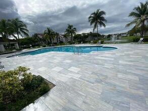 4580 NW 107th Ave in Miami, FL - Building Photo - Building Photo