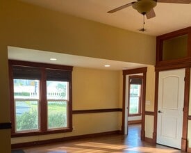 21280 Geyserville Ave in Geyserville, CA - Building Photo - Building Photo