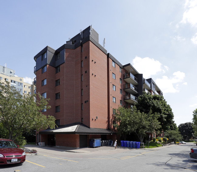 Georgian Towers in Barrie, ON - Building Photo - Building Photo