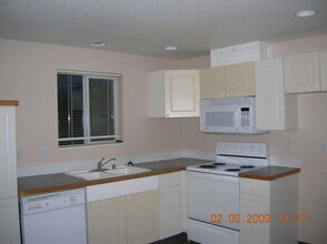1992 Meadowood Loop in Woodland, WA - Building Photo - Building Photo