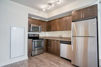 10 Brentwood Rd NW in Calgary, AB - Building Photo - Building Photo