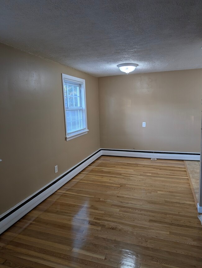 246 Salem St, Unit 4 in Wakefield, MA - Foto de edificio - Building Photo